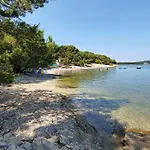 Comfort 100 M From The Camping Premantura