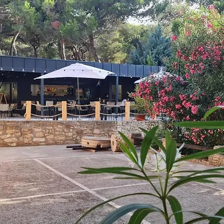 Campsite Comfort 100 M From The Premantura