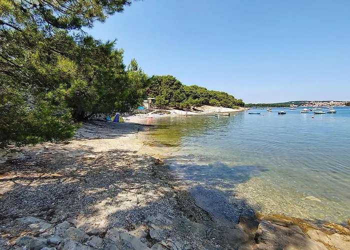 Comfort 100 M From The Camping Premantura