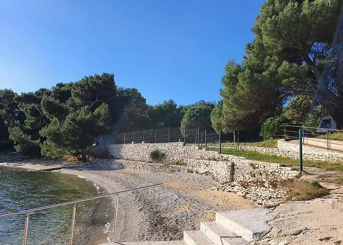 Comfort 100 M From The Camping Premantura