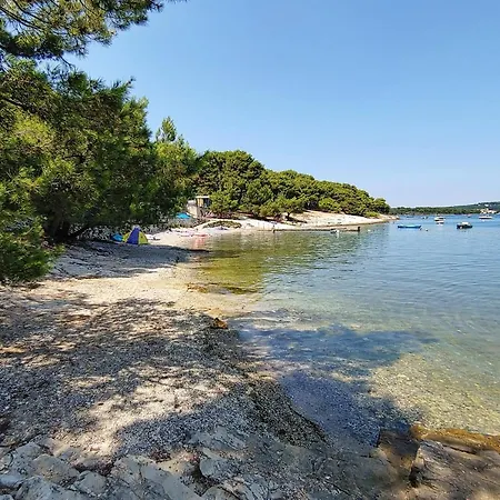 Comfort 100 M From The Campingplatz Premantura