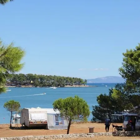 Campingplatz Comfort 100 M From The *